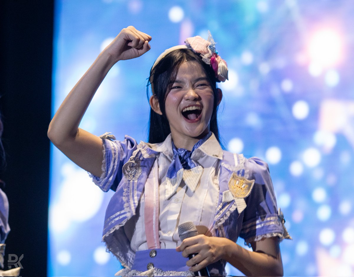 mapriezaa's tweet photo. YOSHAA!!!

@CErine_JKT48 | 100525 | Gema Fest 3 Top Stars https://t.co/W81QmT3wfz