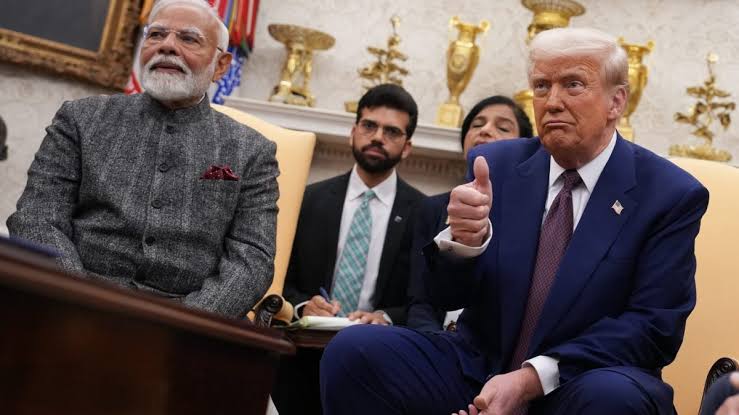 saurav849523's tweet photo. हर बात पर नेहरू और गाँधी परिवार को कोसने वाले आईटी सेलियों को जरूर बताएँ कि कमजोर इकॉनमी के दौर में भी, अमेरिका के विरोध के बावजूद इंदिरा गाँधी ने पाकिस्तान को तोड़ कर रख दिया था पर 3 बार के विजेता, उनके विश्वगुरु पिता ने 4 दिन में घुटने टेक दिए।

और फिर जाति जनगणना पर ध्यान दिया https://t.co/o5uWEzNN56