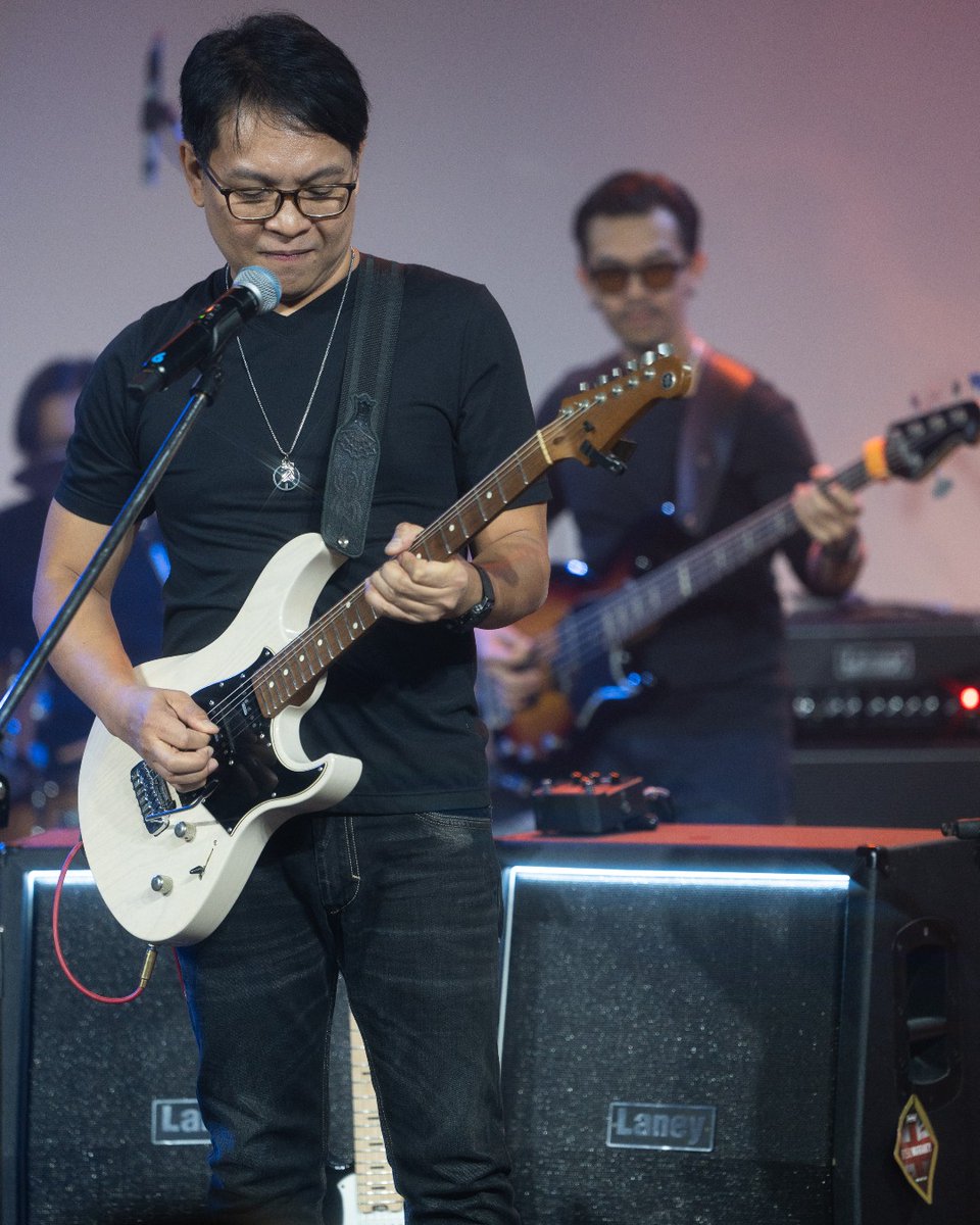 Jack Thammarat rocking dual LFR-212's in a stereo setup at last years L3 Tour. #Laney #LaneyAmps #LFR #jackthammarat