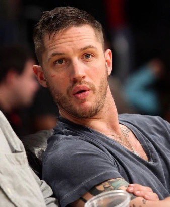 Hardydoingstuff's tweet image. Tom Hardy at a Lakers game in 2011