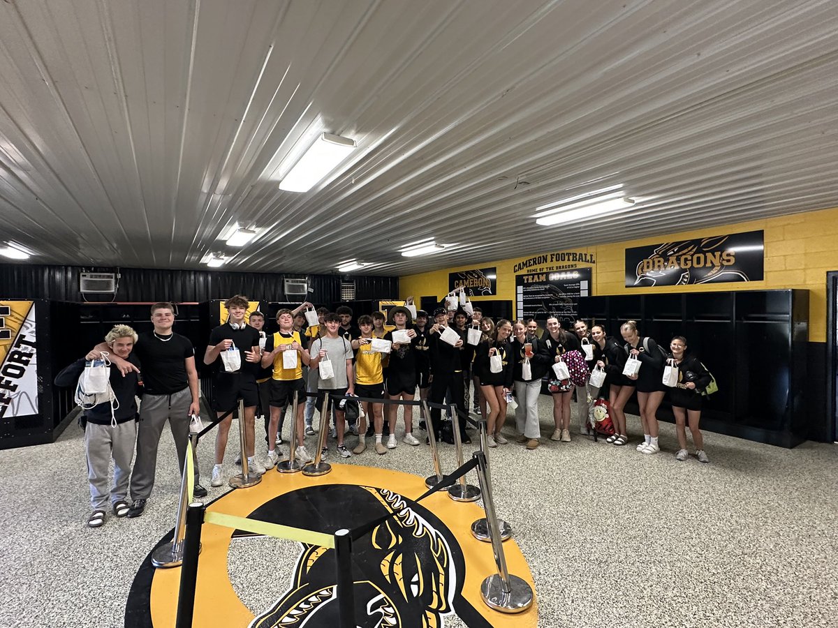 It’s MEET DAY!! This squad is looking to punch their ticket onto the next round of the postseason!   It’s a beautiful day to COMPETE at the Class 3 District 8 track meet! #TurnAndBurn 🎟️👊🏻