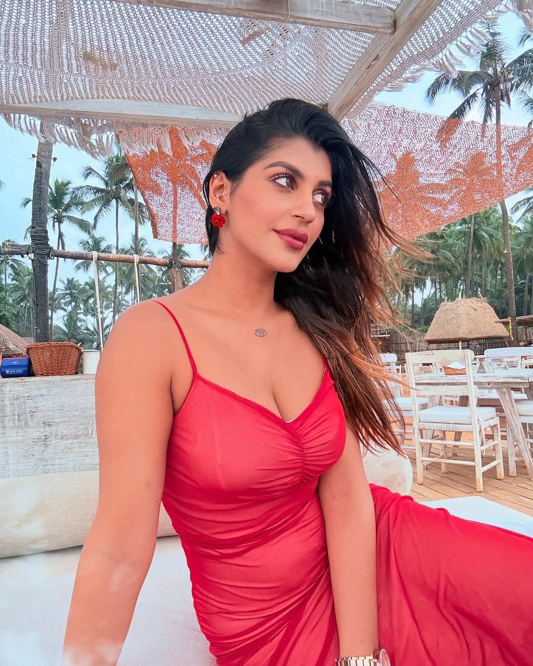 Gql5Nm6bcAIA1LA?format=jpg&name=large