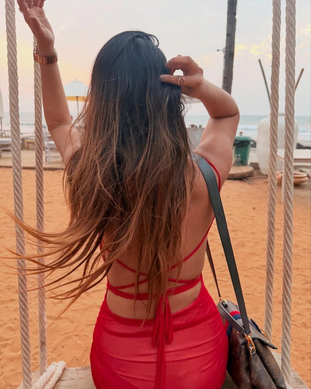 Gql5NqYWQAAYdl6?format=jpg&name=large