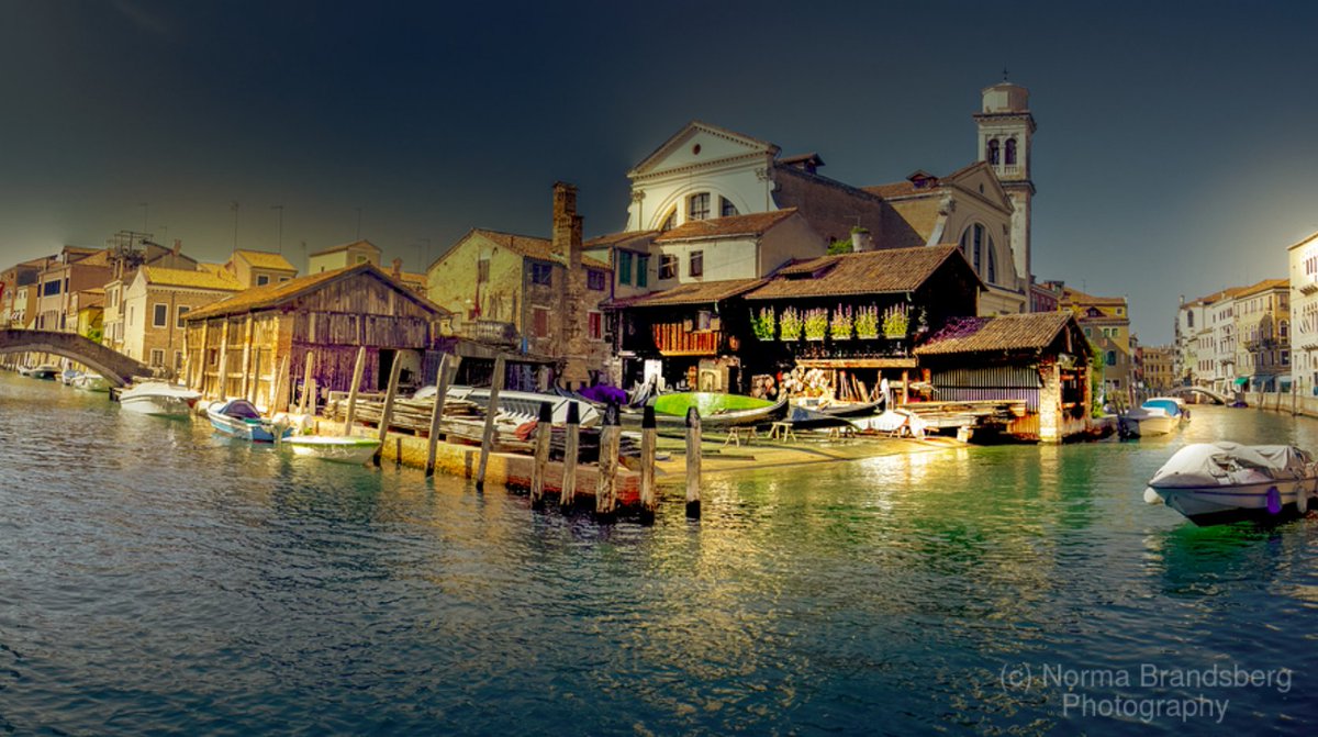 The oldest square in Venice hosts one of the few remaining gondola boat builders in Italy. There used to be hundreds...known for their fine craftsmanship passed along through generations, slowly dying off and leaving these fine boats in peril.

#venice #italy #travel #ayearforart