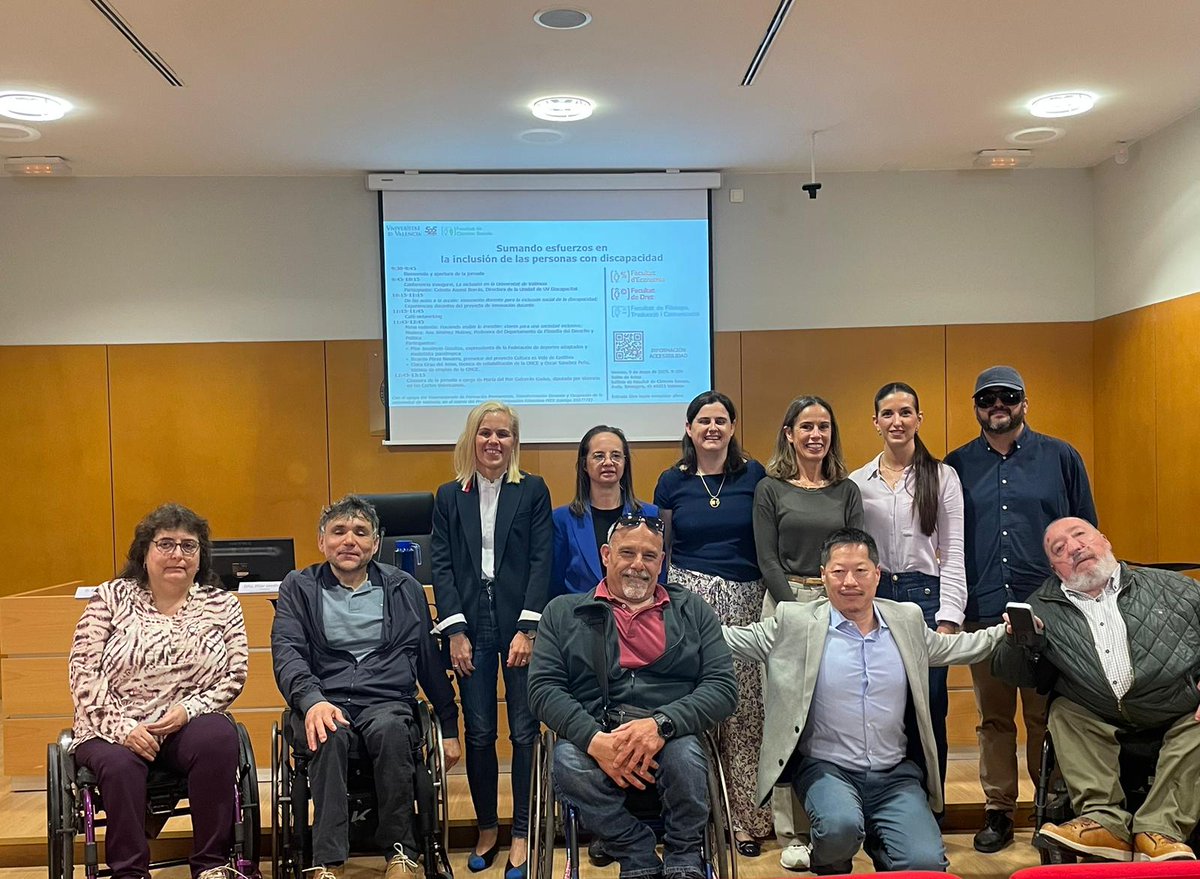 codifiva_org's tweet image. Apoyando la Jornada de la @UV_EG "Sumando esfuerzos en la inclusión de las personas con discapacidad" en Facultat de Ciències Socials. Nuestro proyecto "Cultura es vida" @CEV_org presentado y reconocido. 
Cierre por parte de Mar Garcerán, diputada en las 
@cortsval.
Saludos y…