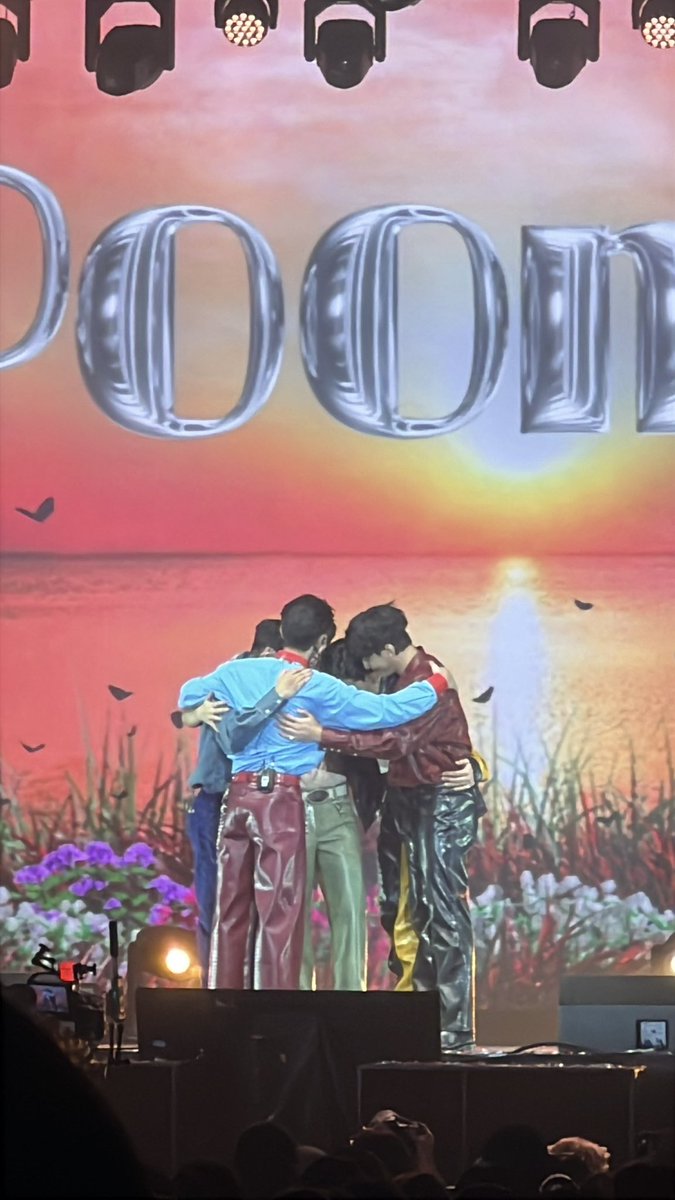 เดอะแก็ง :)

POOMPPS 1ST BD FANCON                                      #POOMVILLABD2025
#POOMVILLAFANCON
