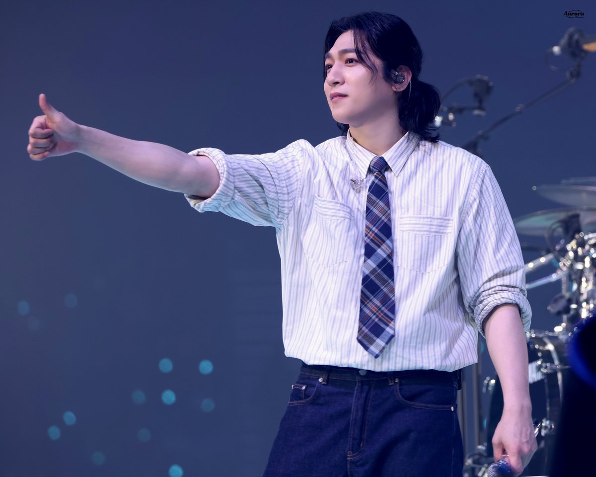 2505010 DAY6 3RD WORLD TOUR〈FOREVER YOUNG〉FINALE in SEOUL 

🐻👍🏻

#DAY6 #데이식스 
#박성진 #성진 #SUNGJIN