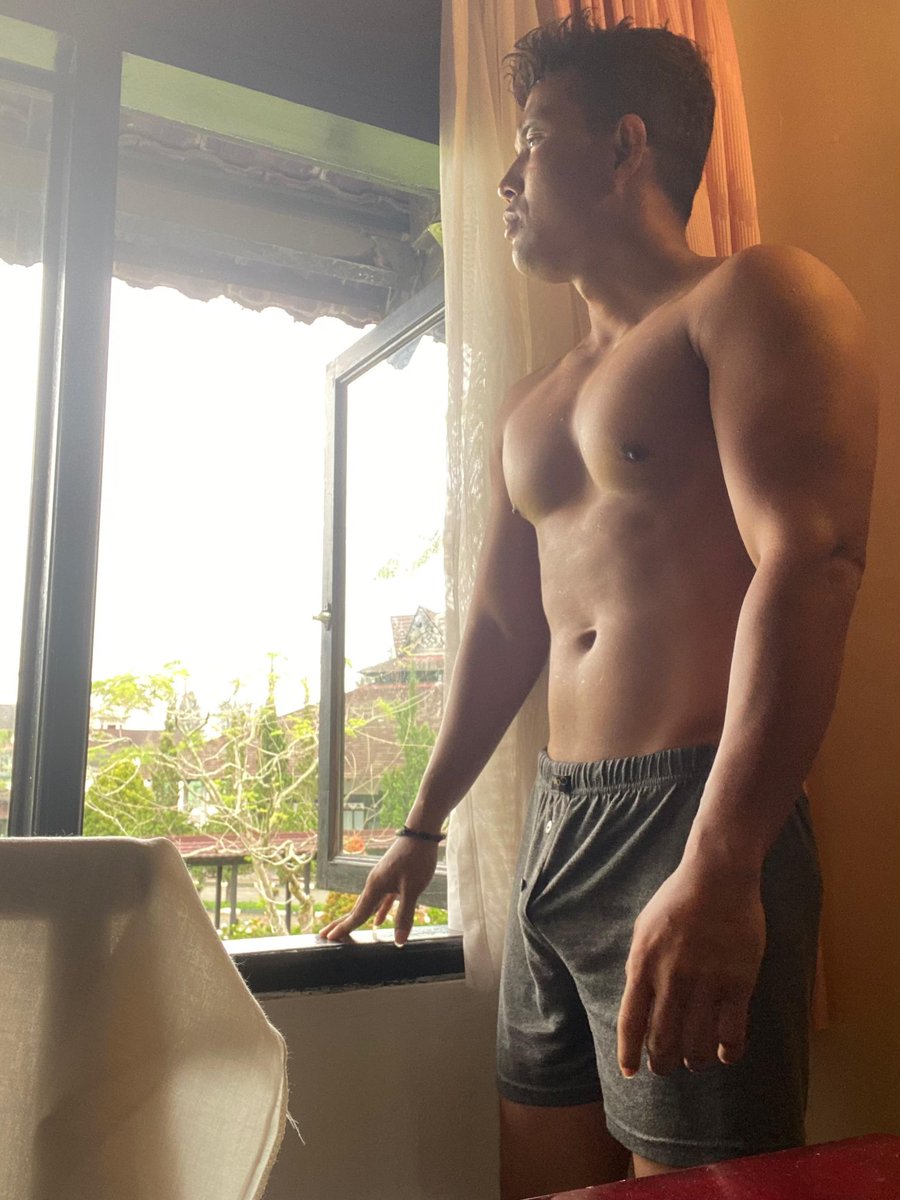 Boleh lah sesekali me time menenangkan hati di alam bebas dan penuh hening, jadi kalo mau ajak jalan" , maunya yang tenang hening dan hirup udara segar "