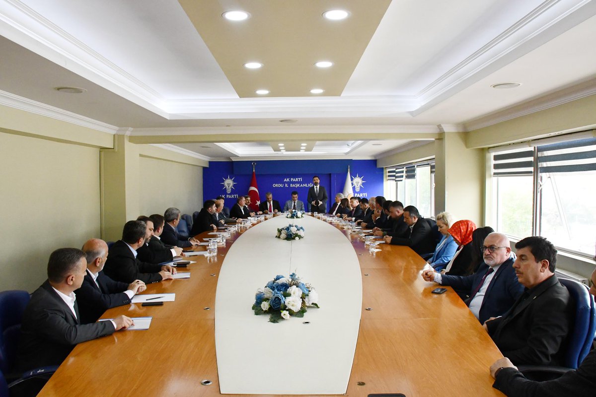 Ordu’dayız.
İlçe başkanlarımızla istişare toplantımızı gerçekleştirdik.

Her koşulda inançla çalışan, birlik ve dayanışmamıza güç katan tüm teşkilat mensuplarımıza teşekkür ediyorum.