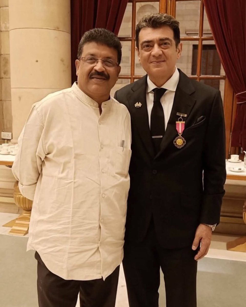 Arun Bharathi (@arunbharathi_a) on Twitter photo “விஸ்வாசத்தின் முகமாய் இருப்பவர்
விடாமுயற்சியின் நிழலாய் நடப்பவர்”
அன்பின் இனிய <a href="/SureshChandraa/">Suresh Chandra</a> sir அவர்களுக்கு, வாழ்க்கை முழுதும் வசந்தங்கள் வரவுவைக்க இனிய தாலாட்டு நாள் நல் வாழ்த்துகள் sir❤️💐
#HBDSureshchandhraa #AjithKumar “விஸ்வாசத்தின் முகமாய் இருப்பவர்
விடாமுயற்சியின் நிழலாய் நடப்பவர்”
அன்பின் இனிய <a href="/SureshChandraa/">Suresh Chandra</a> sir அவர்களுக்கு, வாழ்க்கை முழுதும் வசந்தங்கள் வரவுவைக்க இனிய தாலாட்டு நாள் நல் வாழ்த்துகள் sir❤️💐
#HBDSureshchandhraa #AjithKumar