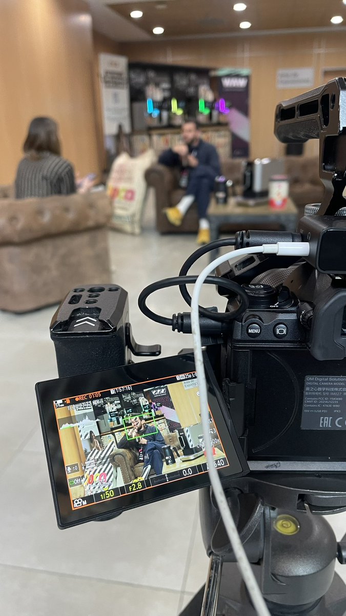¿Café o confesiones? 🔥☕️
En el #WAWMarketingCongress entre sorbo y sorbo sacamos los secretos más jugosos de los ponentes 😉
🧠⚡️🔥Las preguntas y respuestas… ¿podrás aguantar a conocerlas?🔥⚡️🧠
#CoffeeCorner #WAW2025 #SomosEboca #ConfesionarioEboca