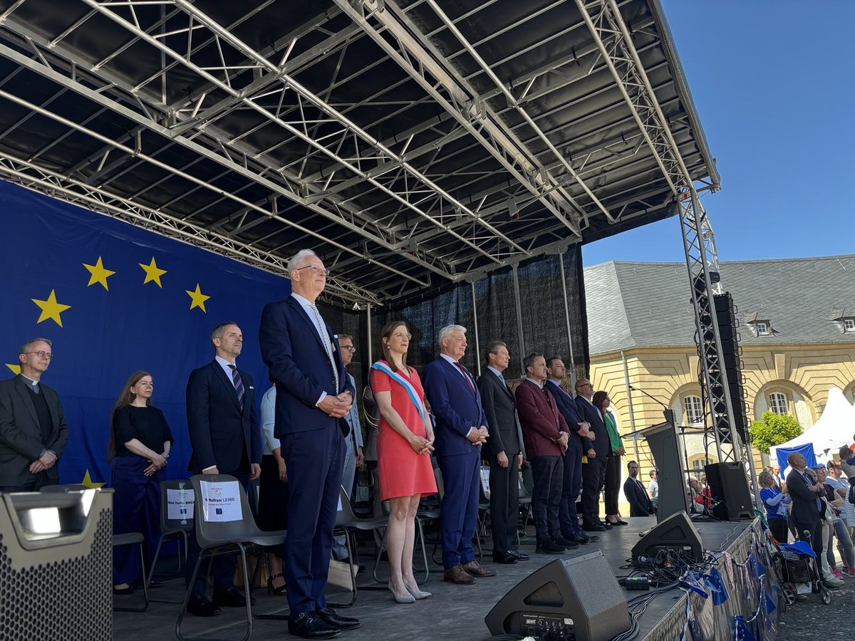EU zu Lëtzebuerg (@ue_luxembourg) on Twitter photo <a href="/Europarl_LU/">Parlement européen au Luxembourg</a> <a href="/gouv_lu/">GouvernementLU</a> <a href="/VilleEchternach/">Ville d'Echternach</a> <a href="/AnneCalteux/">Anne Calteux</a> <a href="/CaroleHartmann/">Carole Hartmann</a> A grand entrance by His Royal Highness, the Grand Duke, marks the commencement of the official #EuropeDay celebrations. <a href="/Europarl_LU/">Parlement européen au Luxembourg</a> <a href="/gouv_lu/">GouvernementLU</a> <a href="/VilleEchternach/">Ville d'Echternach</a> <a href="/AnneCalteux/">Anne Calteux</a> <a href="/CaroleHartmann/">Carole Hartmann</a> A grand entrance by His Royal Highness, the Grand Duke, marks the commencement of the official #EuropeDay celebrations.