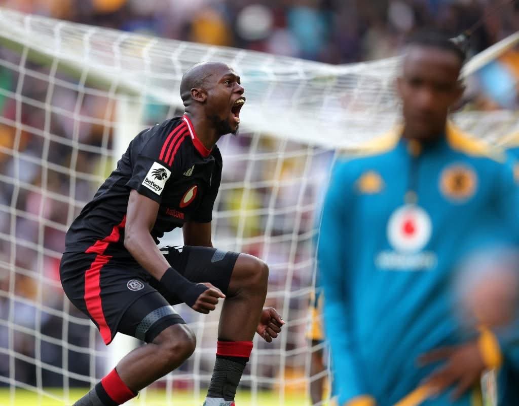 MickyJnr__'s tweet image. GOAL: MAKGOPA ⚽️ 

Chiefs 1-1 Pirates 

#SowetoDerby | #NedbankCupFinal