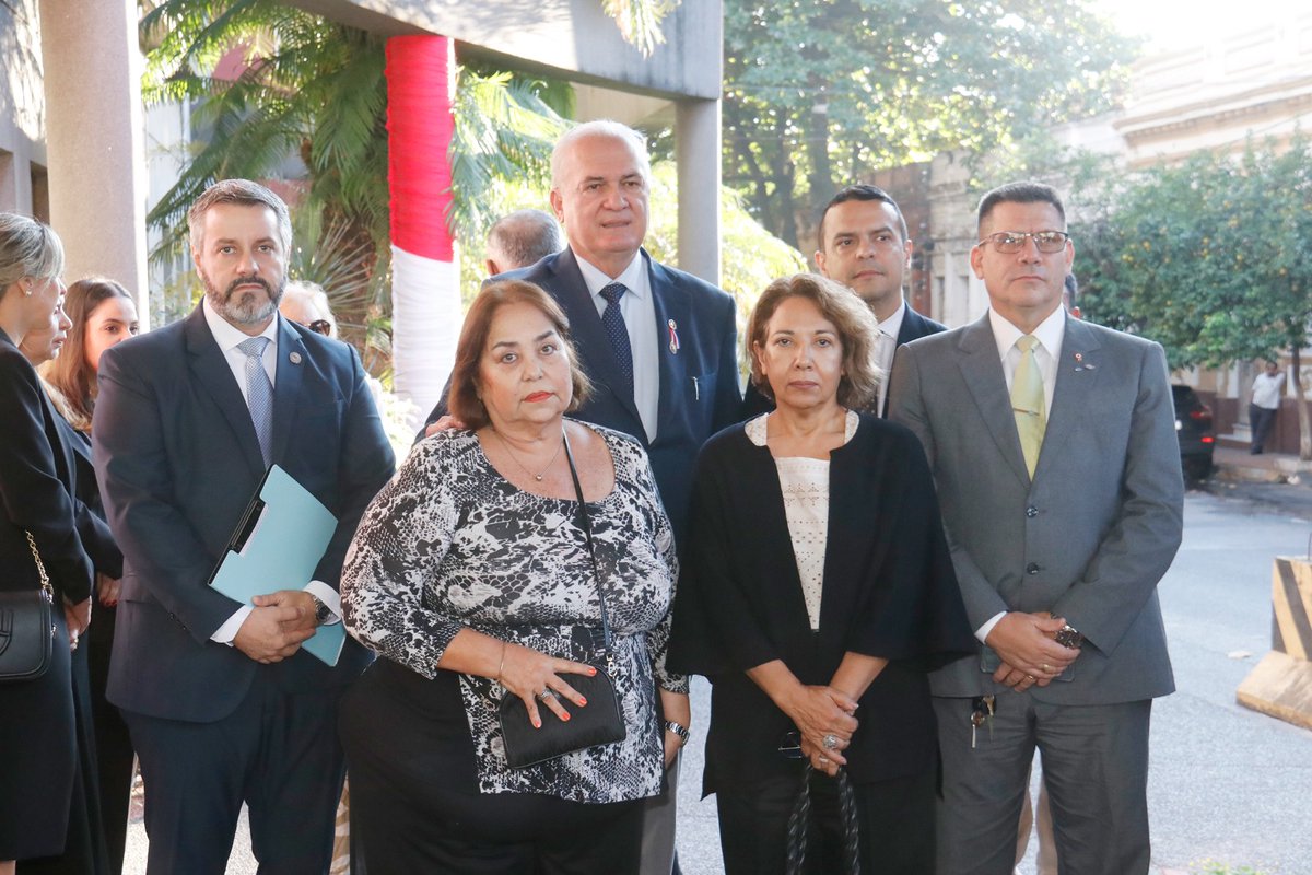 Ministerio Público reafirmó compromiso investigativo a tres años del asesinato del fiscal Marcelo Pecci

ministeriopublico.gov.py/nota/ministeri…