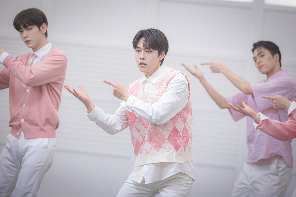 bunnychive's tweet photo. 하이보이즈 #수빈 #SOOBIN https://t.co/8zUWQD1clJ