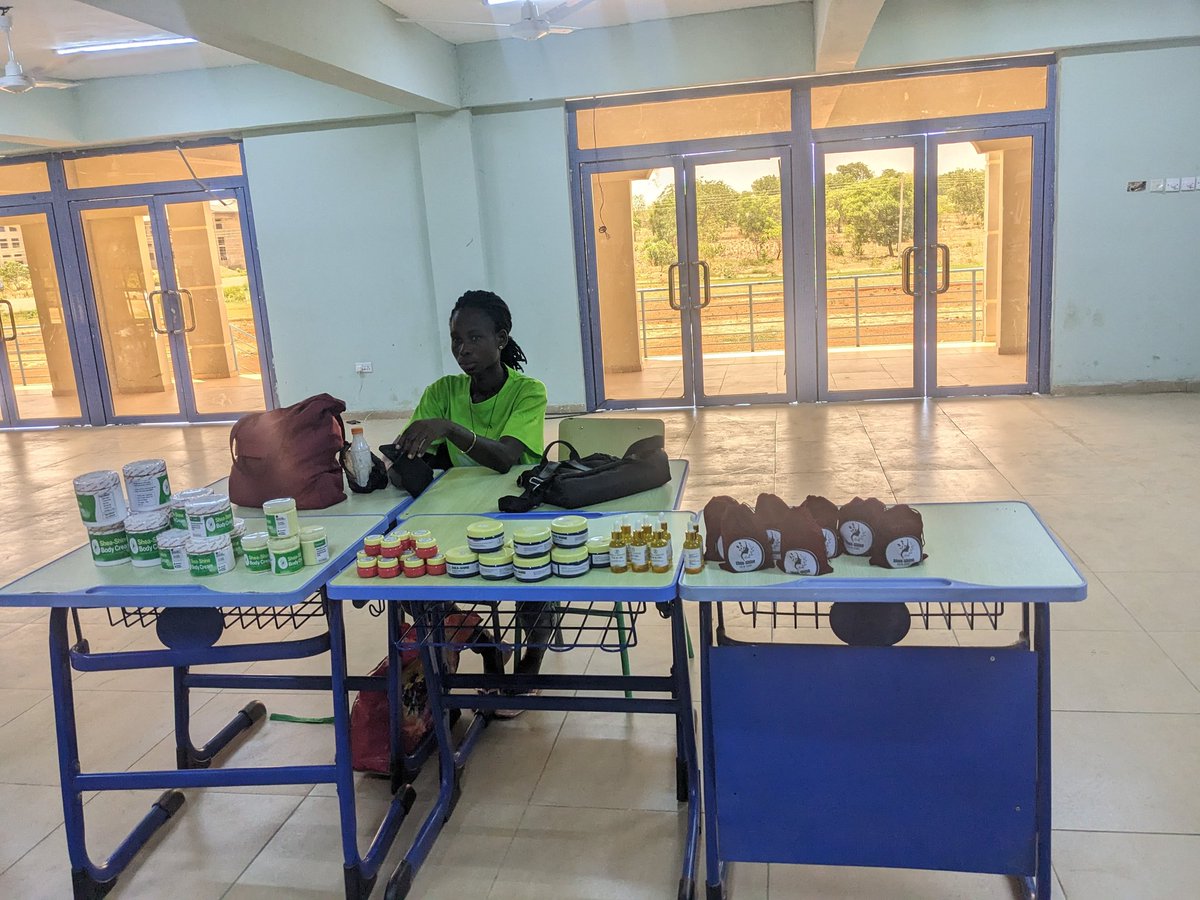 Local businesses deserve a platform. Shea-shine we are here #BarCampWa amplifies our voices and fosters community connection. #bcwa
