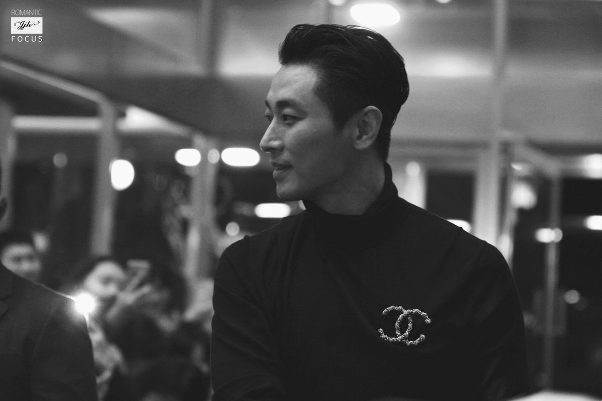 어 주지훈 너 옆태 미친거야