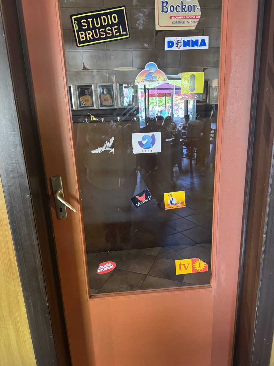 Hoelang hangt die sticker er al? <a href="/arendo_geense/">Arendo</a>