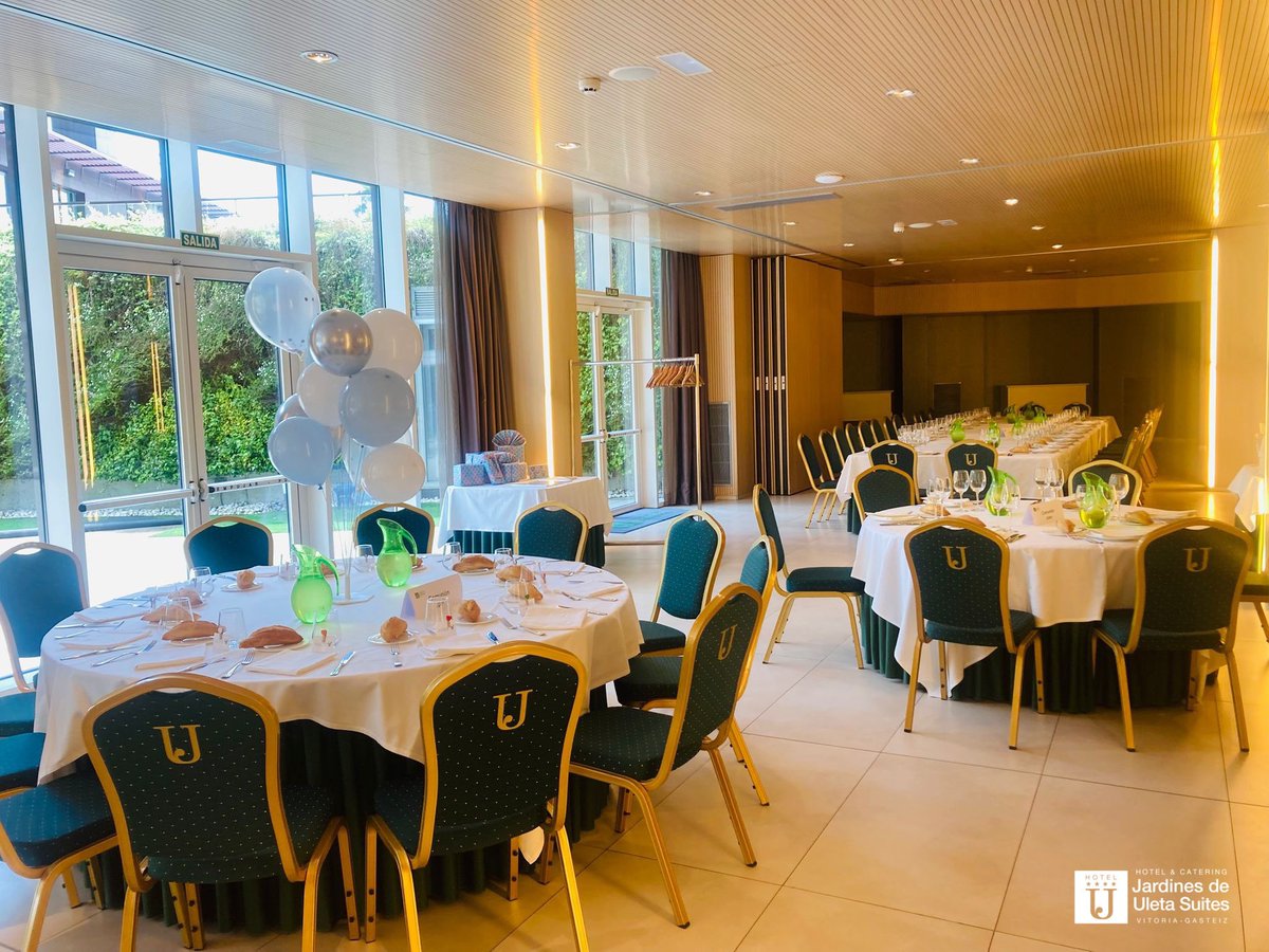 🥂 ¡Hoy brindamos por los niños que celebran su Primera Comunión en Jardines de Uleta Suites! 👧👦🏻
Nuestros salones se llenan de alegría para celebrar junto con las familias un día tan especial. ✨🎊
➡️Visita jardinesdeuleta.com para hacer de tu celebración más especial.