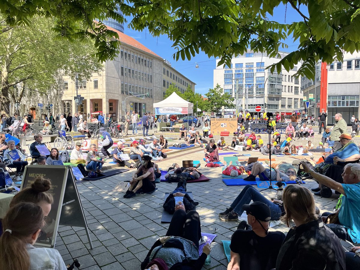 Katrin Göring-Eckardt (@goeringeckardt) on Twitter photo Jena und ganz Deutschland legt sich hin - und setzt bei der <a href="/LiegendDemo/">Initiative #LiegendDemo, ME/CFS</a> ein Zeichen für mehr Pflege, Forschung und Engagement für ME/CFS.
Unser gemeinsames Ziel: #MECFS, #LongCovid und #PostVac dürfen niemanden an dem Leben hindern, das sie oder er führen will - oder zumindest Jena und ganz Deutschland legt sich hin - und setzt bei der <a href="/LiegendDemo/">Initiative #LiegendDemo, ME/CFS</a> ein Zeichen für mehr Pflege, Forschung und Engagement für ME/CFS.
Unser gemeinsames Ziel: #MECFS, #LongCovid und #PostVac dürfen niemanden an dem Leben hindern, das sie oder er führen will - oder zumindest