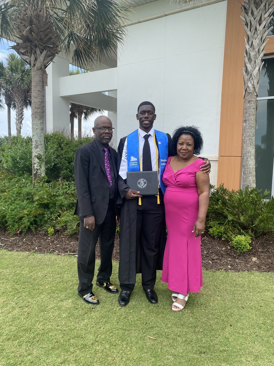 jd_421's tweet photo. God is Good! Thank you to everyone that helped me get this far! Special thanks to all the coaches I’ve been blessed to play for! Made lots of memories and I’m grateful for them all! @iAmBBell @1CoachLeek https://t.co/qGYLSO2E38