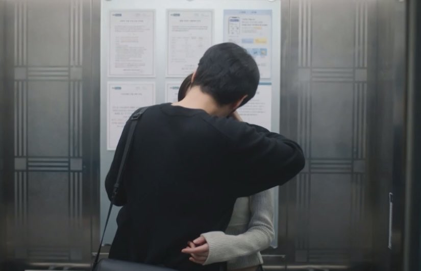 they are finally a couple and they kissed in the elevator their little place i'm so excited for their sweet romance and their cute secret dating era💕🥹 #ResidentPlaybook #ResidentPlaybookEp9