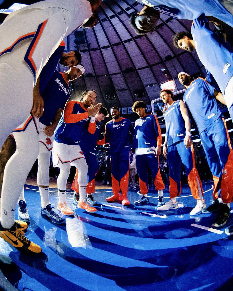 NYGreenMachine's tweet image. Good Morning ☀️ ☕️ Knicks FAM!!! Let’s give them EVERYTHING!!!! On ALL CYLINDERS!!! #OFFENSE #DEFENSE #REBOUNDING #TRANSITION #NOTURNOVERS #NewYorkForever 

LETS GO KNICKS!!! ❤️‍🔥🔥👊

@jalenbrunson1 @joshhart @mikal_bridges @KarlTowns @23savage____ @deucemcb11