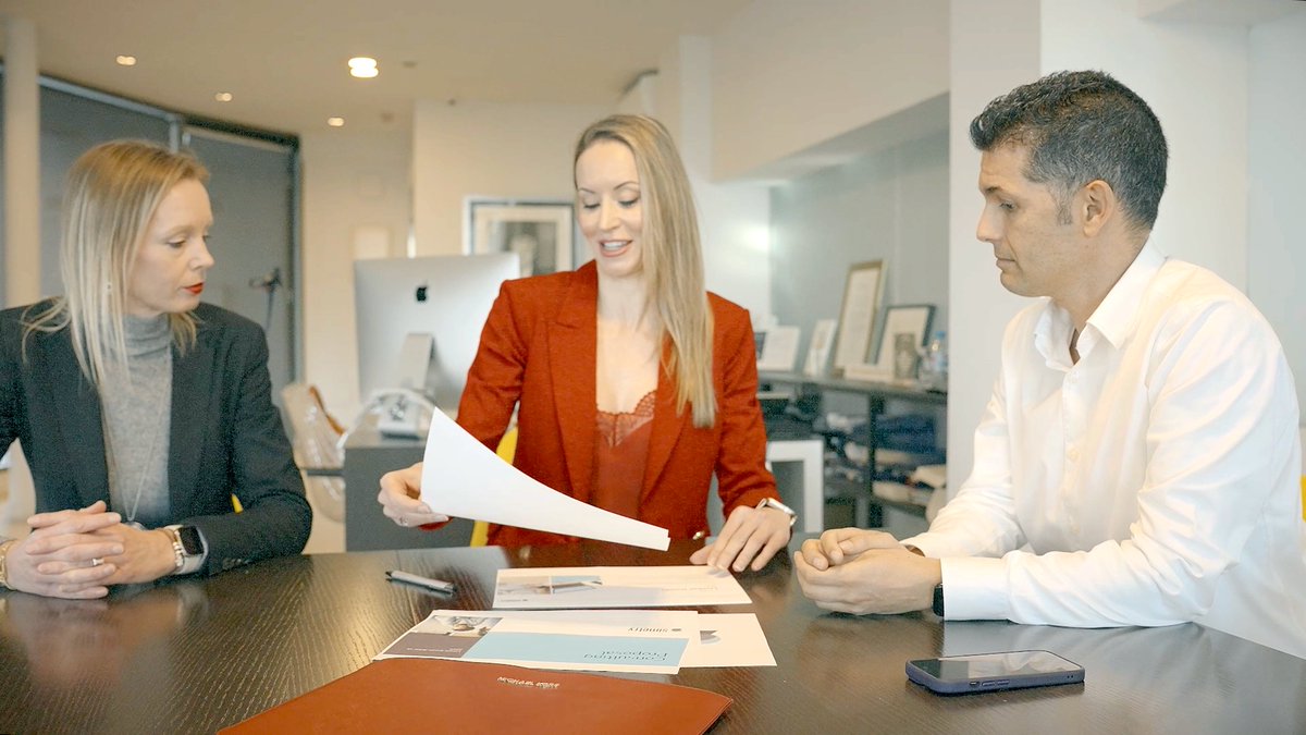 SentiBernabeu's tweet image. Hacerlo bien no basta. Si no lo comunicas, no existe.
Y si lo comunicas mal, puede volverse en tu contra.
Ni greenwashing. Ni greenhushing.
La sostenibilidad no transforma si se silencia.
Comunicar con propósito también es liderar.
#Sostenibilidad #Comunicación #Reputación