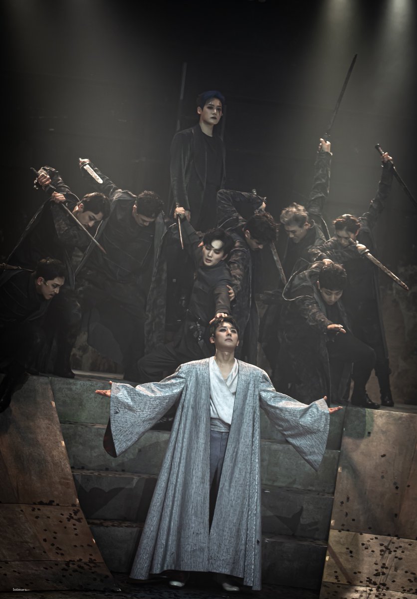 assono_vox's tweet photo. 250510
<킬링시저> 커튼콜

#손호준 시저
#양지원 카시우스, 안토니우스
#유승호 브루터스

이 살인이 연극으로 만들어진다면, 아득할 정도로 오랫동안 공연될 것이오 https://t.co/939I7vN3EZ