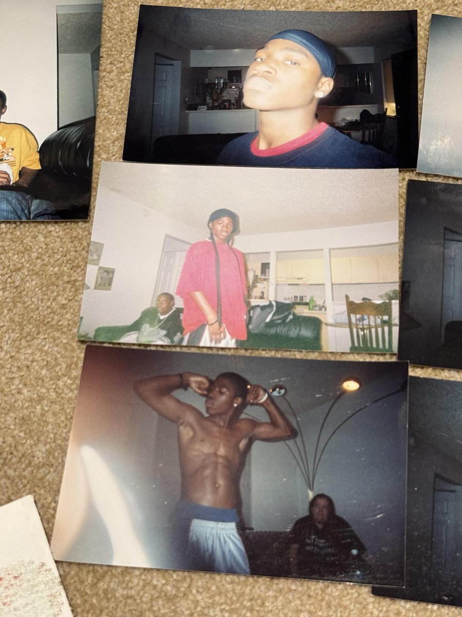 CopperTones91's tweet photo. I was 14, and still look the same. https://t.co/V1g3BlfRm5