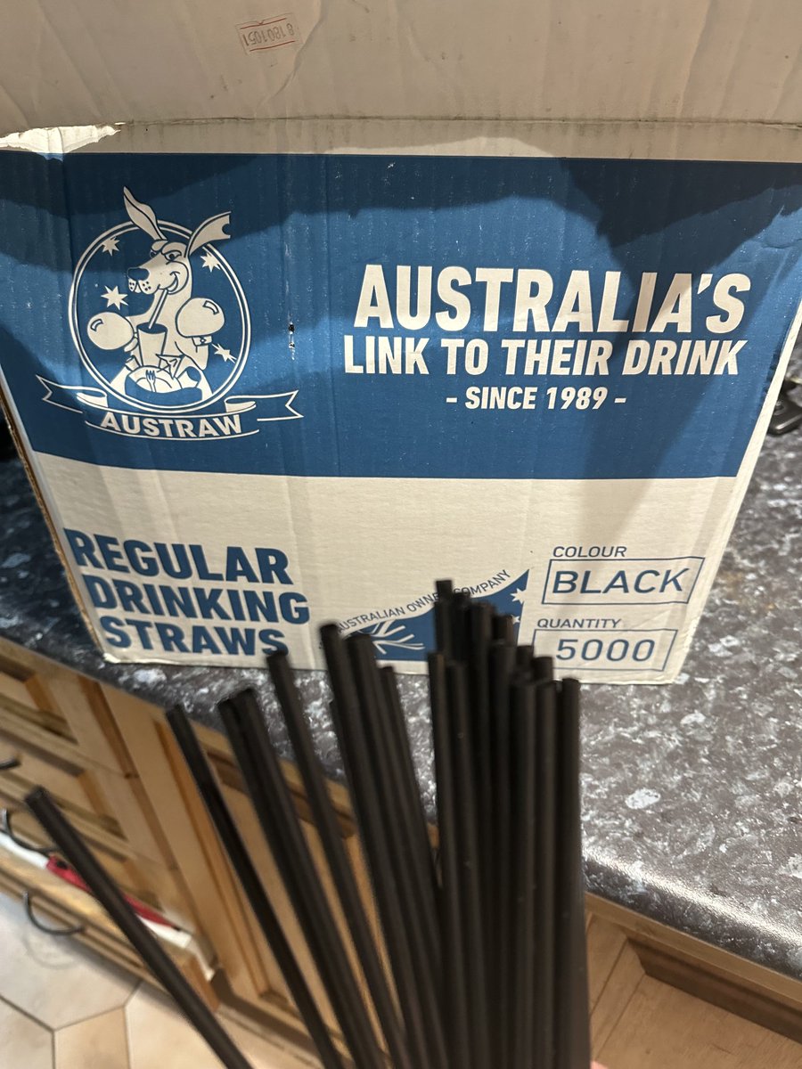blueeyeblind's tweet photo. Anyone want a real straw? I’ve got about 3k #SorryTurtles https://t.co/YaClceqDs7