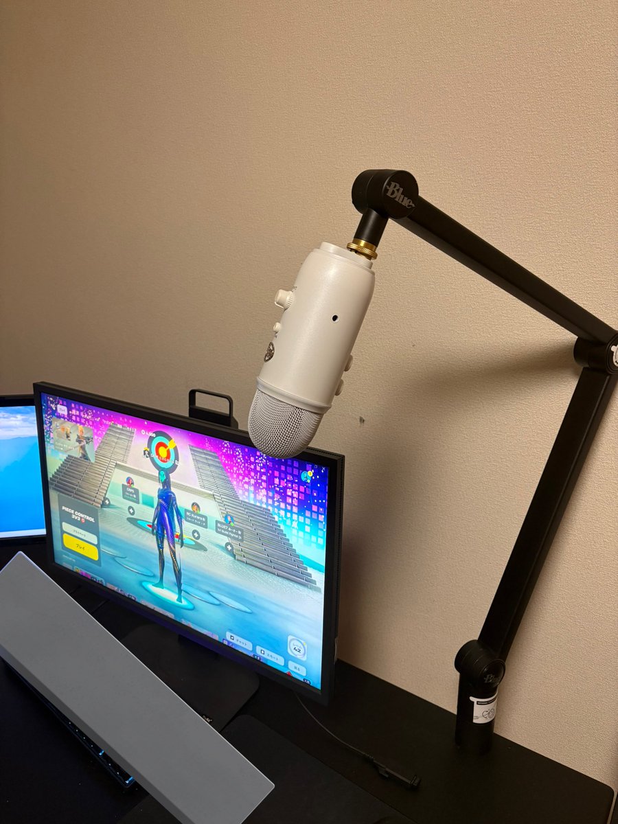 . <a href="/LogicoolG/">Logicool G</a> さんより、マイクアーム Compass をご提供頂きました！
見た目シンプルで、かっこいいのでおすすめです！！
#DFM_LogicoolG