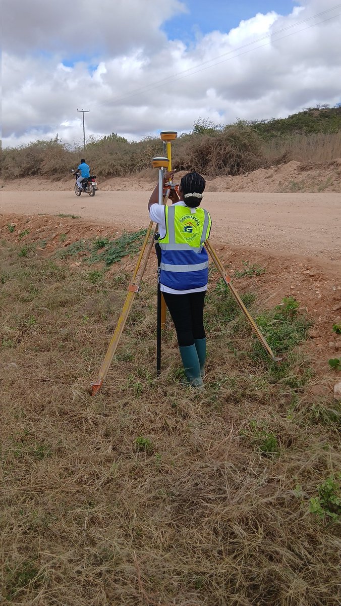 Geo_Traverse's tweet photo. Chisichili, upimaji wa viwanja 9.. https://t.co/N0mX8q8UIe