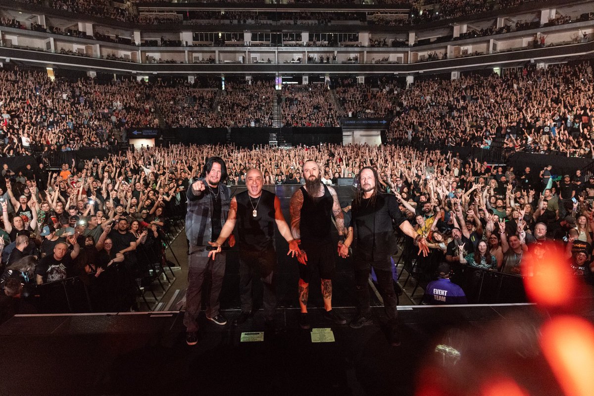 Disturbed's tweet image. Sacramento, you were electric! Thanks for bringing the energyβweβll never forget this night! π€
πΈ @britt_bowman
#Disturbed #TheSickness25 #sacramento #california