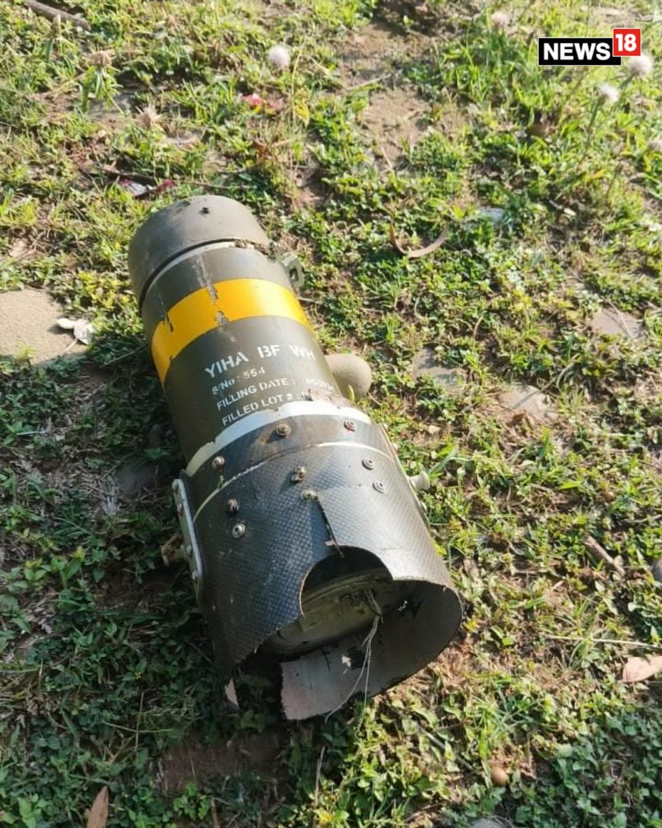 CNNnews18's tweet photo. Turkish Kamikaze Drone recovered in a village in Naushera area of Jammu and Kashmir. Pakistan targeting civilian areas
#IndiaPakistanWar #PahalgamTerrorAttack #OperationSindoor #TurkeyDrones https://t.co/g2Za1P4lwl