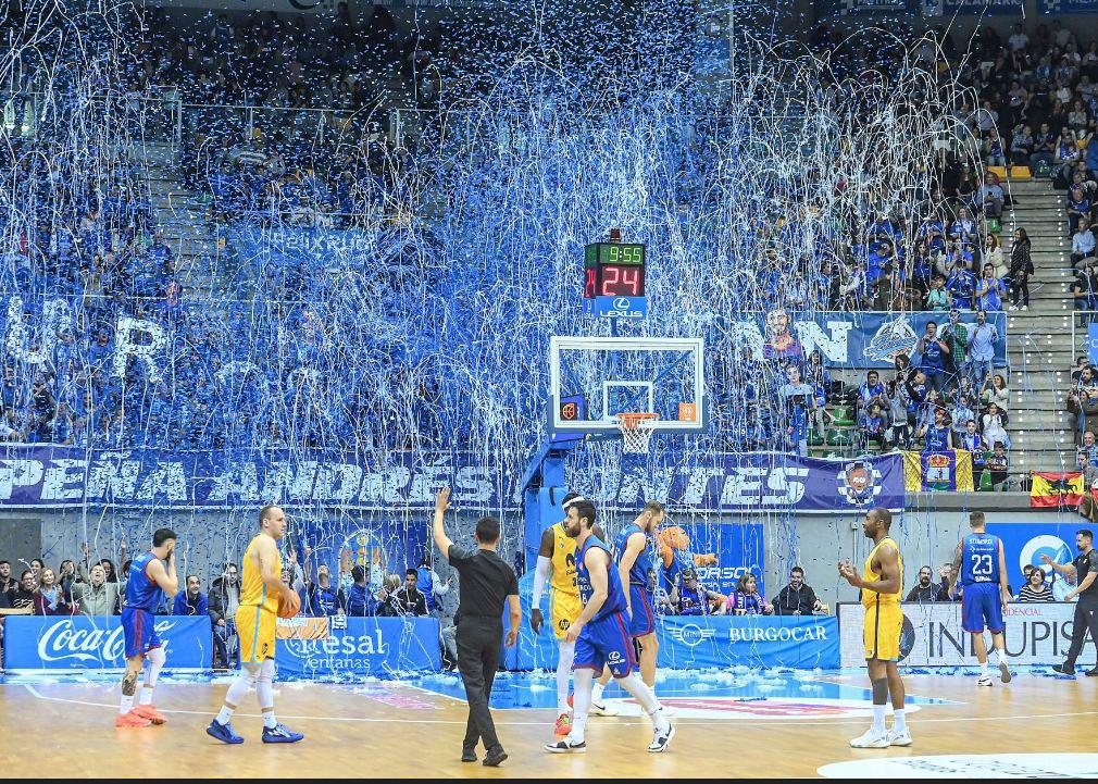 Resacoso y sin voz, pero feliz, muy feliz, orgulloso de mi gente de la Peña y  de todos los socios q acudieron a cada partido, pedazo año vivido en la grada y en el campo   Disfrutemos d lo vivido este año,lo recordaremos muchos años toca descansar,coger fuerzas y volver a tope