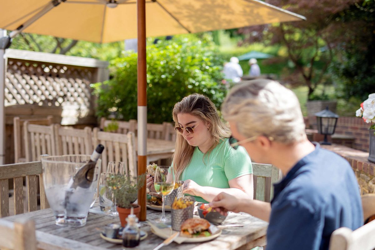 Have you booked your spot for lunch or supper on the terrace? The weather’s looking perfect - don’t miss out! ☀️🍻🍹