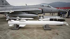 salmanaliawan's tweet photo. #S400 Killer
#PakistanAirForce's #JF17Thunder block III used its #CM400 #Hypersonic missiles to hit Indian S400 battery at #Bhoj
#IndiaPakistanWar #IndianArmy #PakistanArmy #भारत
#بنیان_المرصوص https://t.co/OweQa3iMxG