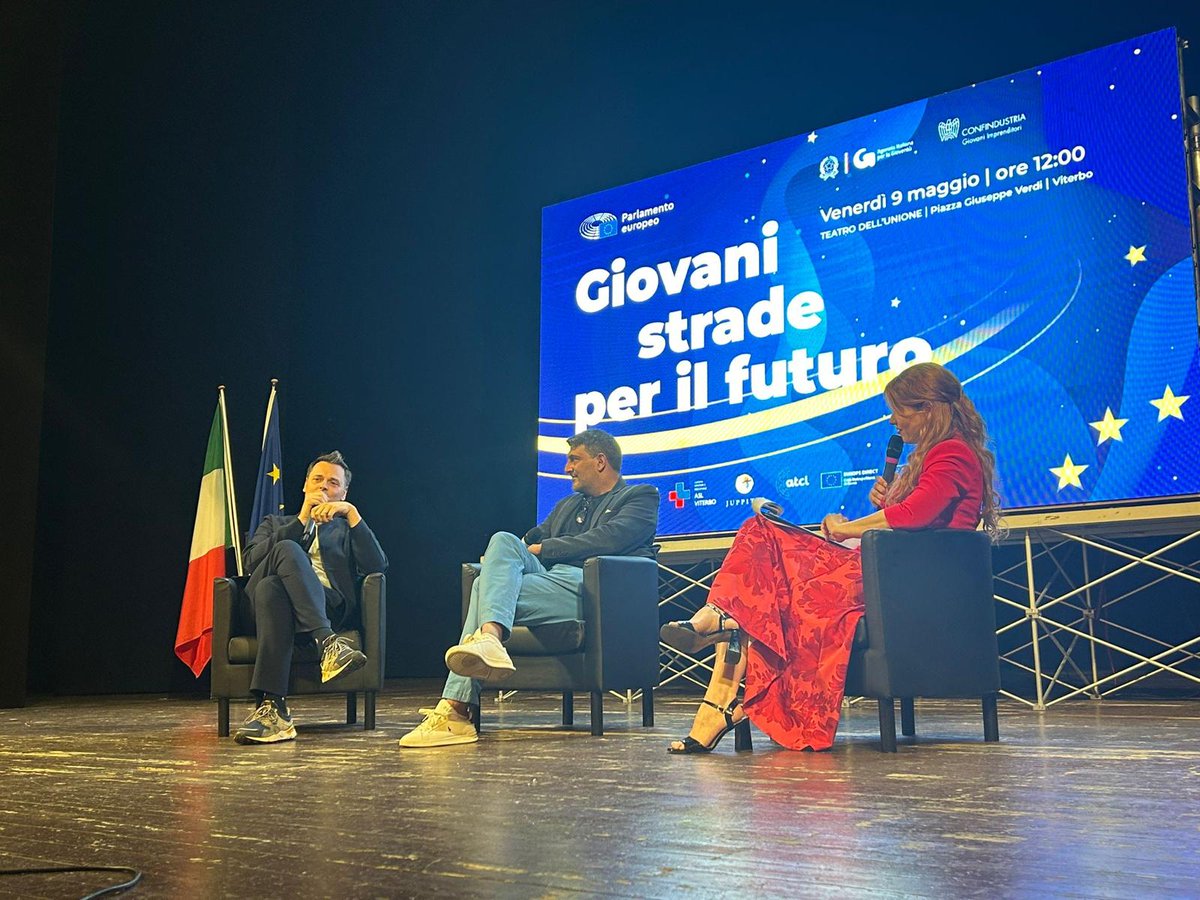 NewsUnindustria's tweet photo. Giovani Strade per il Futuro: a #Viterbo l’#Europa è più vicina e con i nostri Associati la voce delle #imprese ispira i #giovani nella #GiornataDellEuropa promossa da @Europarl_IT @AgenziaGioventu @GIConfindustria 
@Comune_Viterbo 

Scopri di più 👉 https://t.co/aObDW1hz9U https://t.co/UcZpcZJrVw