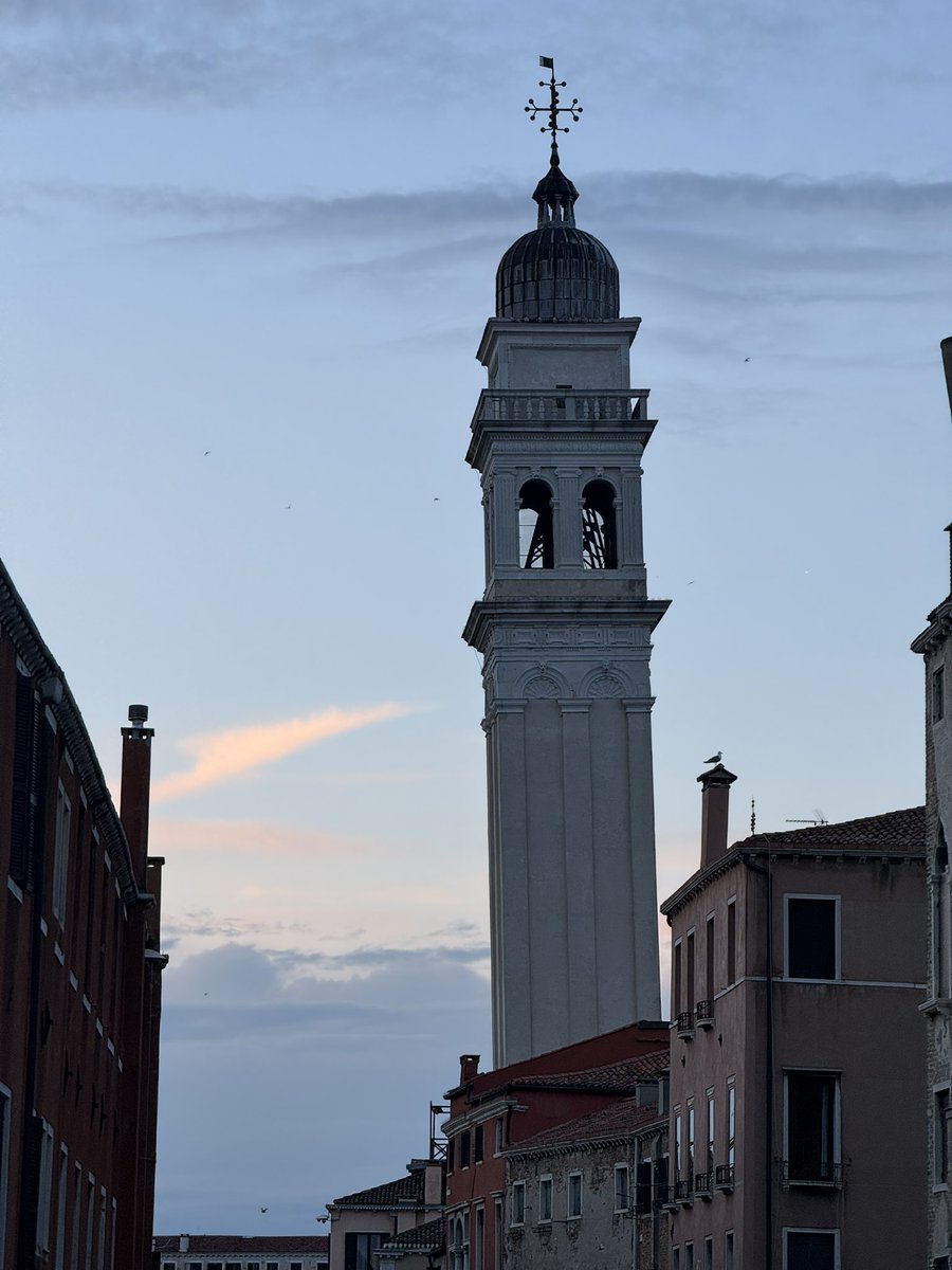 DanGamboaB's tweet photo. Venecia, Italia.
7:30 pm. https://t.co/zsqBBUkmbq