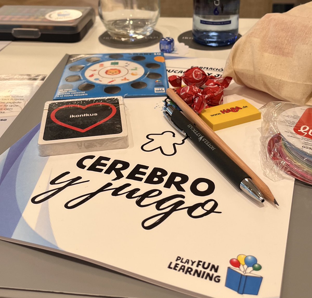 Pasando la mañana tan ricamente en Vigo en la formación de María Couso (Play Fun Learning) 😊
#juegosdemesa #jugaresesencial