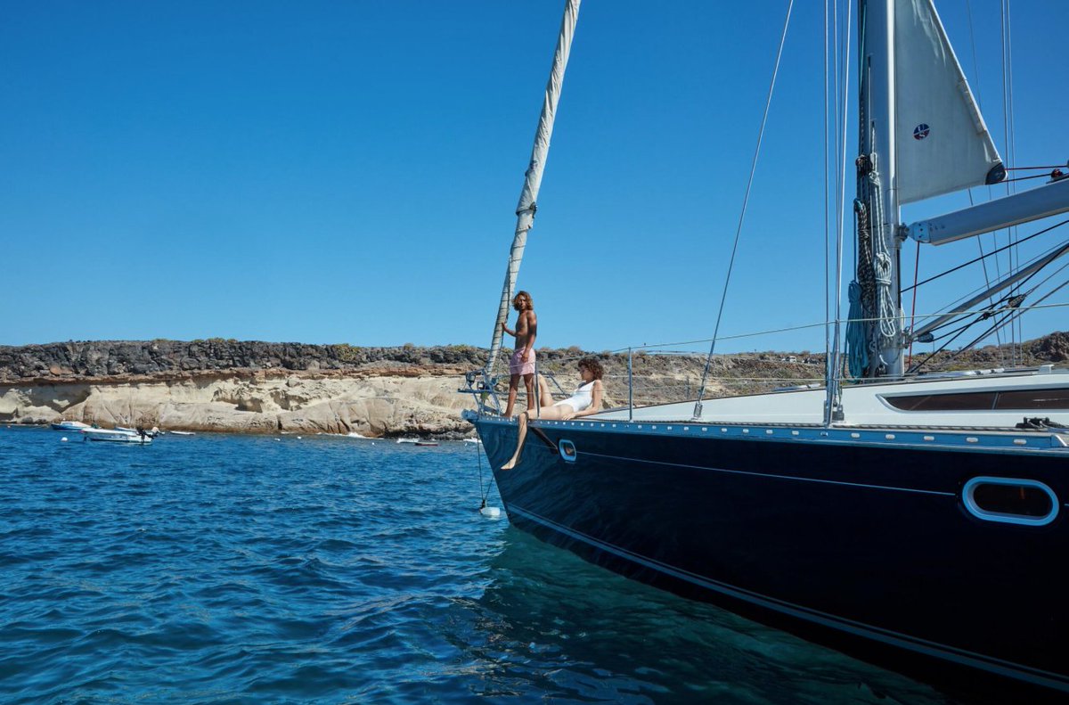 VisitTenerifeES's tweet photo. POV: Estás disfrutando de un paseo en velero por las increíble costa de #Tenerife, con el sol bronceando tu piel y el mar refrescándote. ⛵
#VisitTenerife #TenerifeDespiertaEmociones #AwakensEmotions https://t.co/2Kt99i3czV