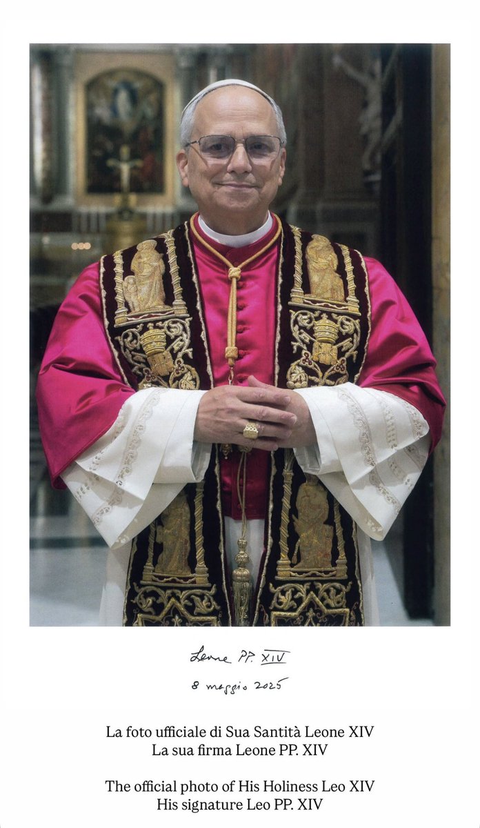 ArchdiocGlasgow's tweet image. The first official portrait and signature of our new Holy Father, Pope Leo XIV