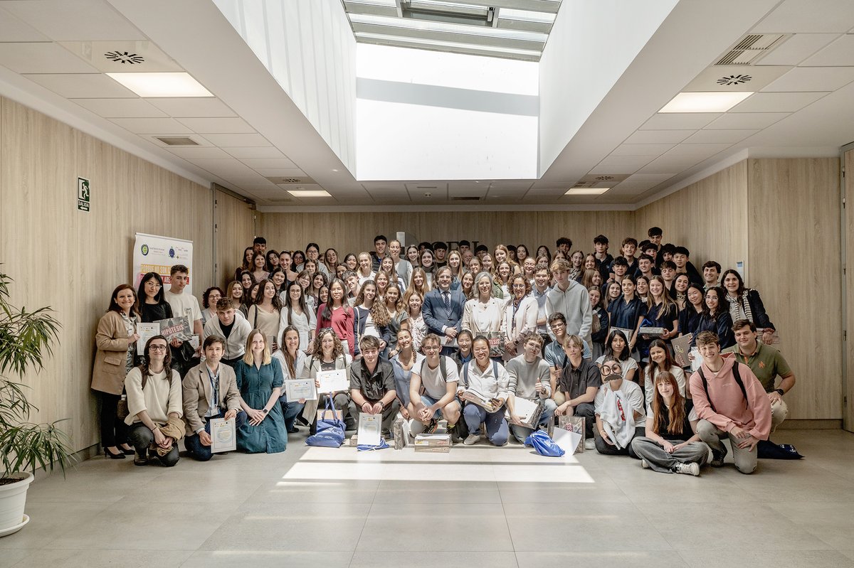 SWICEU/MicroMundoCEU (@swiceu1) on Twitter photo 🔬👩🔬Más de 100 escolares se han convertido en jóvenes científicos en el proyecto SWICEU <a href="/uchceu/">Universidad CEU UCH</a> buscando nuevos antibióticos💊en la tierra🌱¡Así se combate la #RAM y se cultivan vocaciones científicas desde el colegio y la universidad!🧫🧠 ¡Nos vemos en la próxima edición! 👏👏 🔬👩🔬Más de 100 escolares se han convertido en jóvenes científicos en el proyecto SWICEU <a href="/uchceu/">Universidad CEU UCH</a> buscando nuevos antibióticos💊en la tierra🌱¡Así se combate la #RAM y se cultivan vocaciones científicas desde el colegio y la universidad!🧫🧠 ¡Nos vemos en la próxima edición! 👏👏