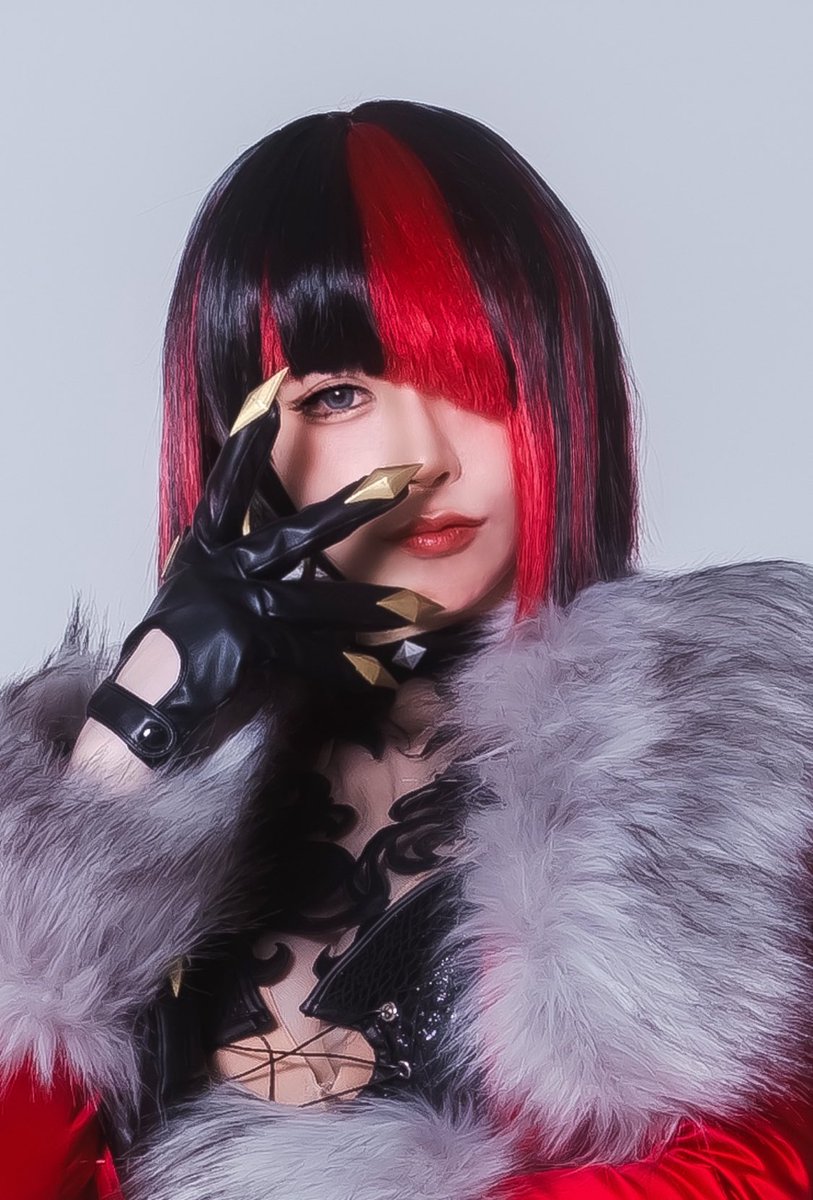 昨日会場で見かけた時あまりにも美しいアンナで驚いた。まさかのたぬ