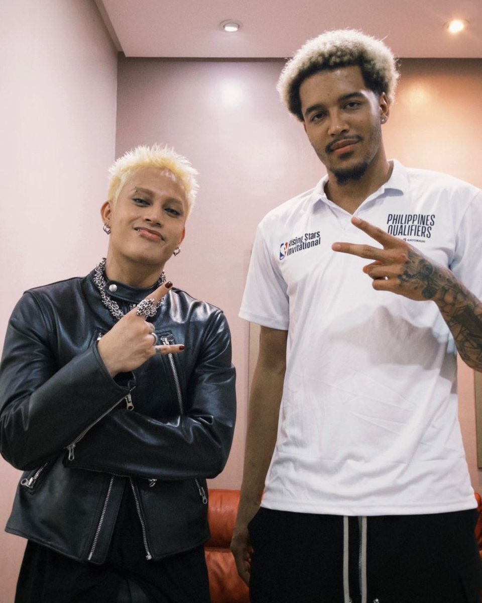 NBA_Philippines's tweet photo. ✨ Jeremy Sochan 🤝 @felipsuperior ✨

#FELIPLiveAtNBAPH #NBAPHQualifiersRSI2025 https://t.co/IPUauAKkMD