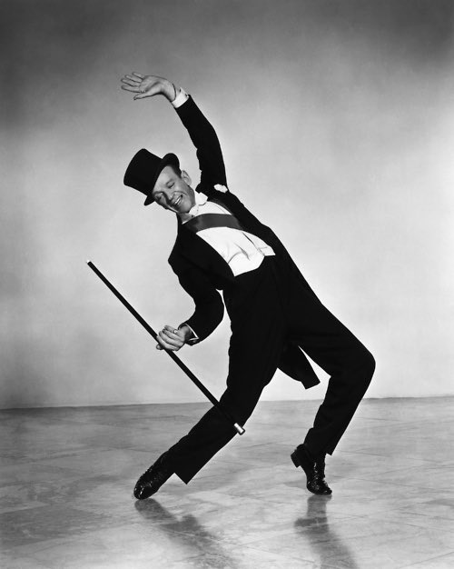 BajoSanta's tweet photo. Pues tal día como hoy pero de  1899, 1888 y 1894 respectivamente, nacieron #FredAstaire, #MaxSteiner y #DimitriTiomkin. Así que a los que nos gusta la música en el cine y las bandas sonoras estamos de enhorabuena! https://t.co/On6C29bK3N