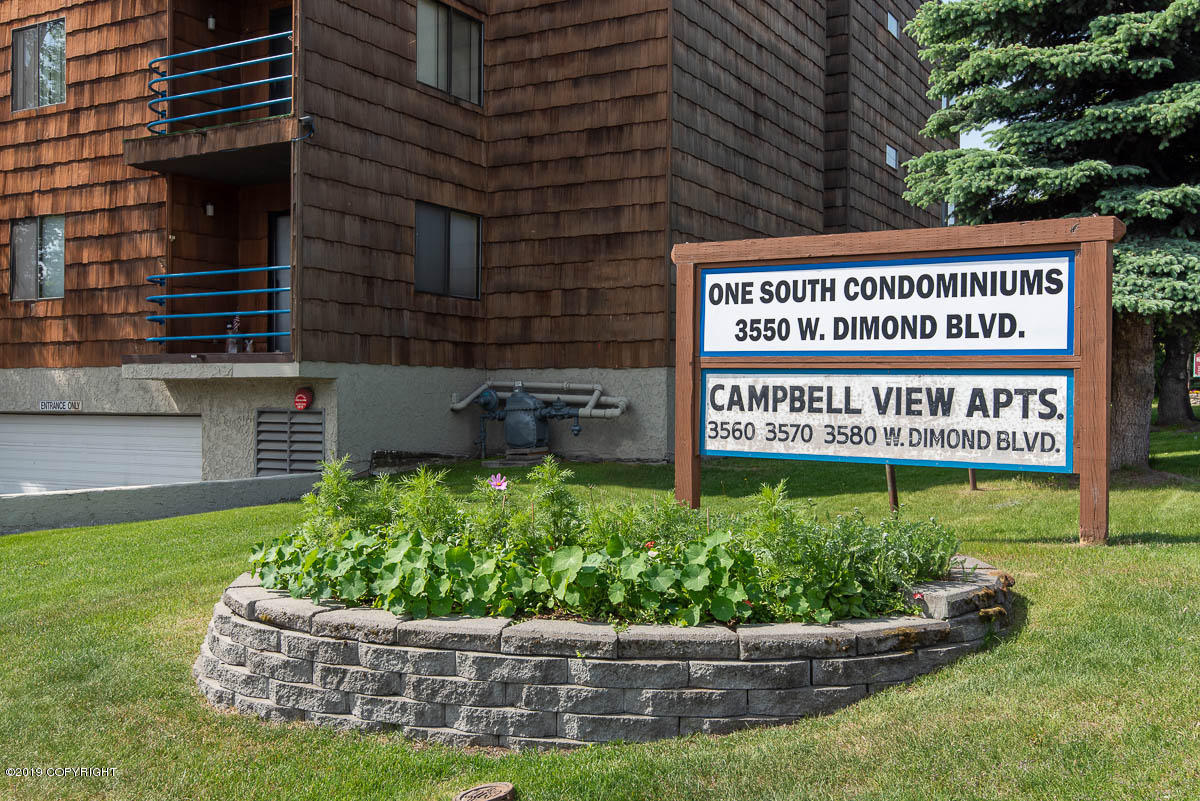 bradsproperties's tweet photo. 3550 W Dimond Boulevard #209, Anchorage, AK, 99502
2 bed | 1 bath 839 Sq. Ft.
Active | $209,500
https://t.co/NjNCPWQ5Vz
Immaculately cared for apartment style condo w/secured entry and video monitoring. Amenities include fireplace, deck, pantry, washer/dryer in unit, fresh... https://t.co/CyG6dN0ys5