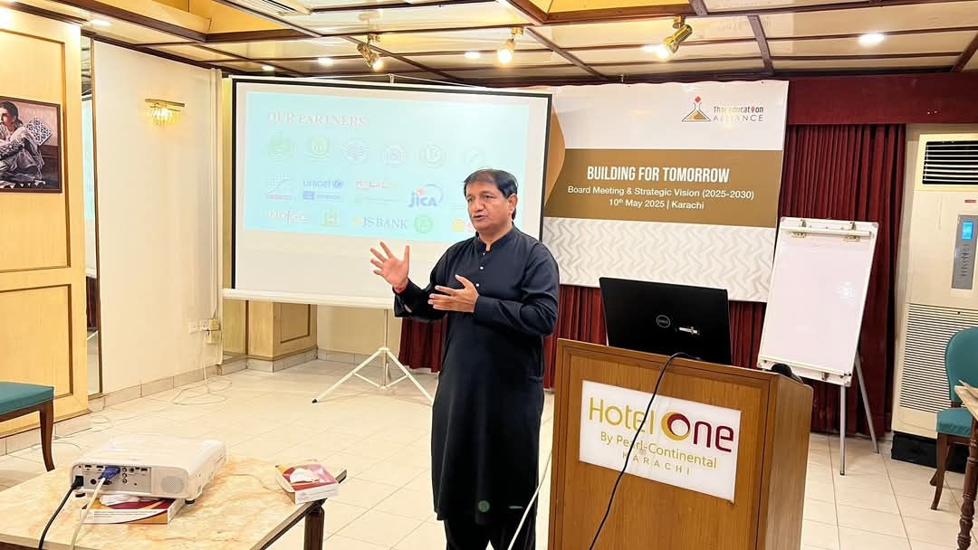 TharEduAlliance's tweet image. Thar Education Alliance hosted “Building for Tomorrow: #BoardMeeting &amp;amp; #StrategicVision 2025–2030” — a key moment to review strategy, welcome new board members, and honor outgoing ones. Together, we’re shaping the future of education in Sindh. #Leadership #TEA