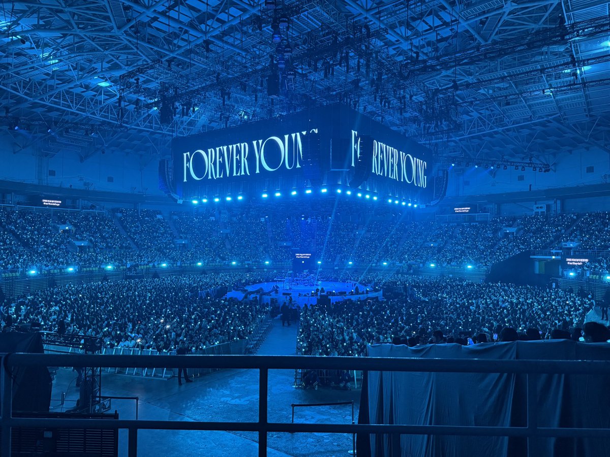 진짜 예뻐🥹
포레버영 피날레 진짜 좋다